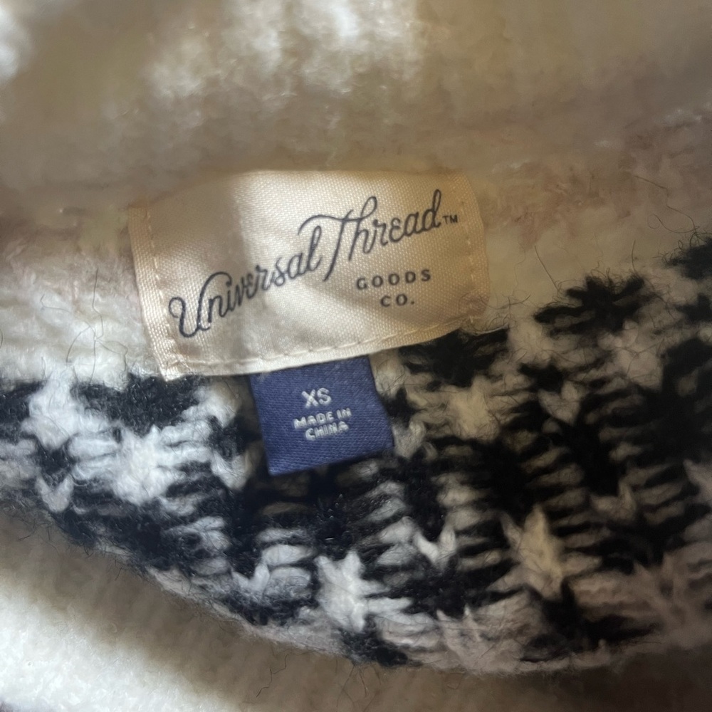 Universal Thread Sweater - image 3